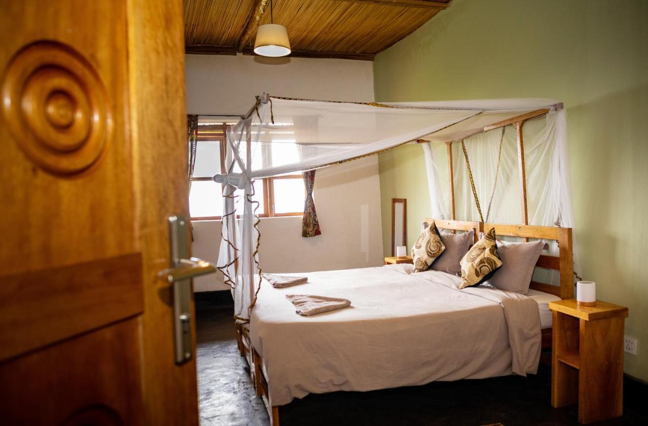 Isunga Lodge Kibale National Park Bagian luar foto