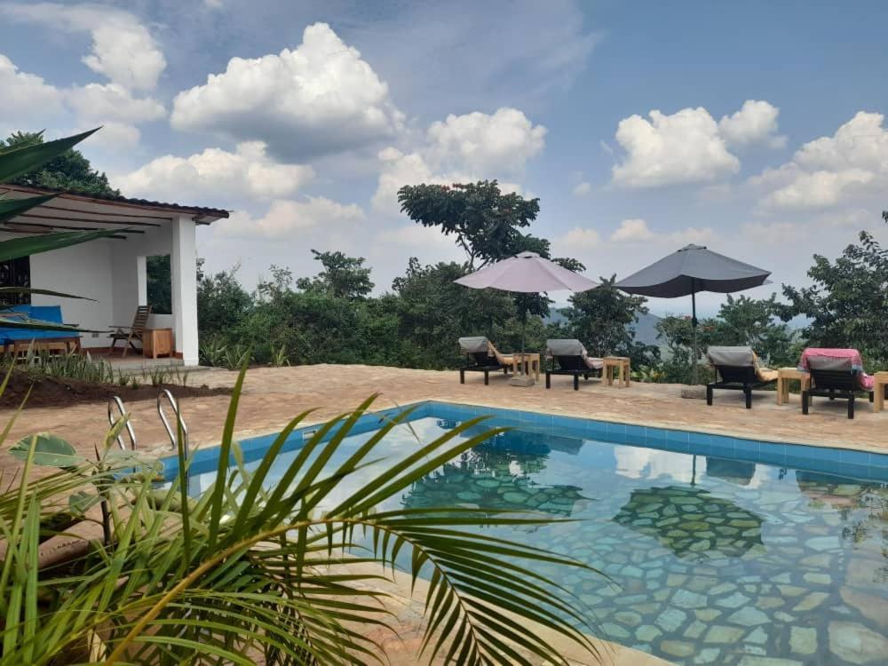 Isunga Lodge Kibale National Park Bagian luar foto